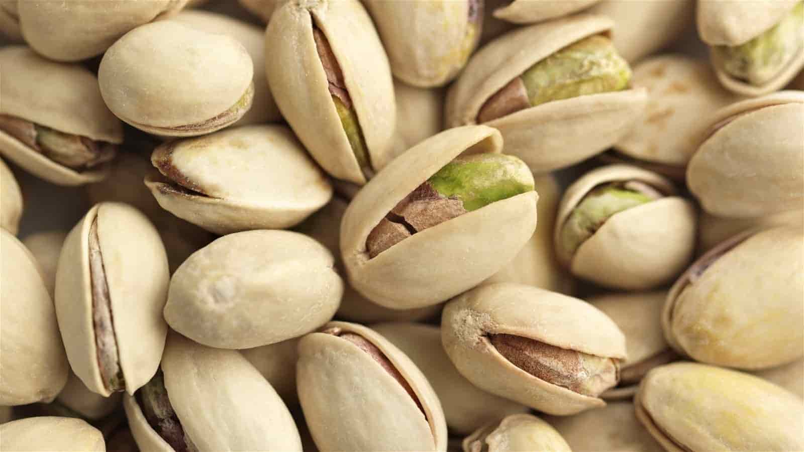 تصویر 1 از پسته درشت و کشیده با مغز پر و سالم